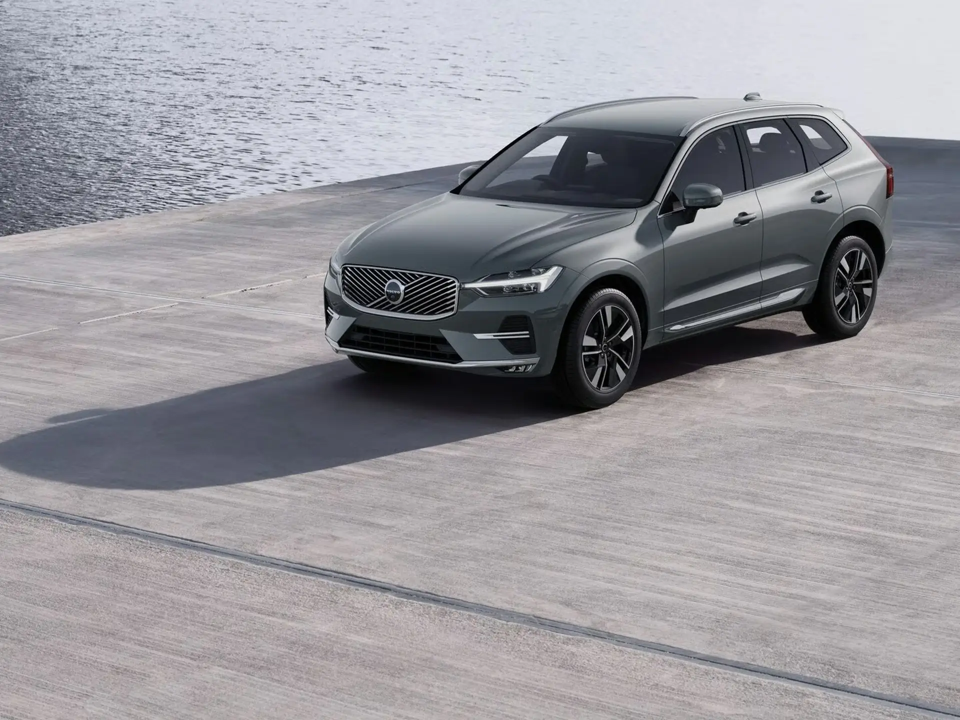 Volvo XC60 midsize mild hybrid SUV